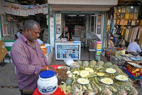 Today, streets o<em></em>nce crowded with Urdu bookstores abuzz with scholars debating literature are now filled with food vendors. Photo: AFP 
